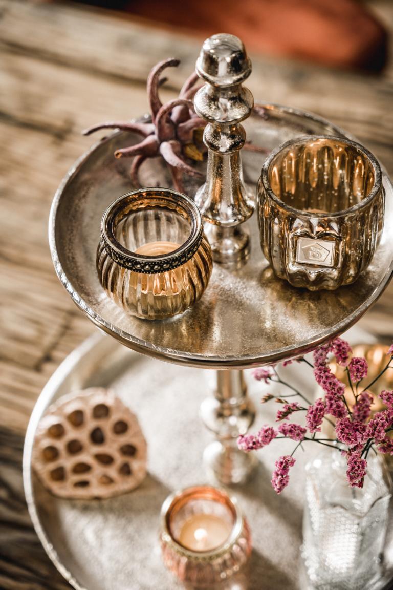 Etagere 2-stöckig aus Metall in der Farbe Silber