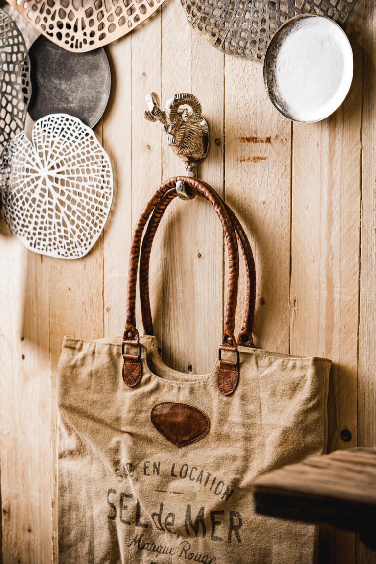 Haken / Wandhaken Widder aus Metall in der Farbe Silber