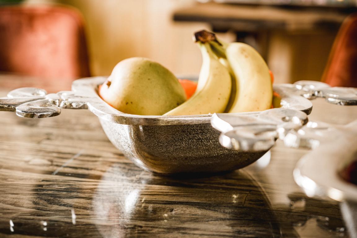 Schale Lilie tief in der Farbe Silber aus Metall